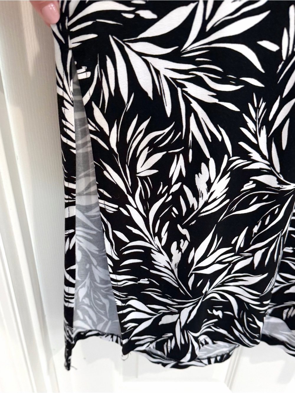Chico's Black White Leaf Floral Sleeveless Stretch Maxi Sun Dress Size 2 (12/14) - Picture 8 of 12